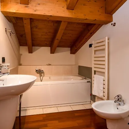 Desenzanoloft Official Partner Marriott Homes & Villas - Paradise Lake View In A 5 Pools Exclusive Residence Desenzano del Garda Exterior foto